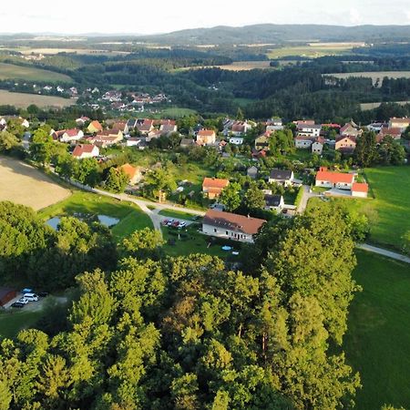 Penzion Na Podlesi Ve Zlate Korune Zlatá Koruna Dış mekan fotoğraf