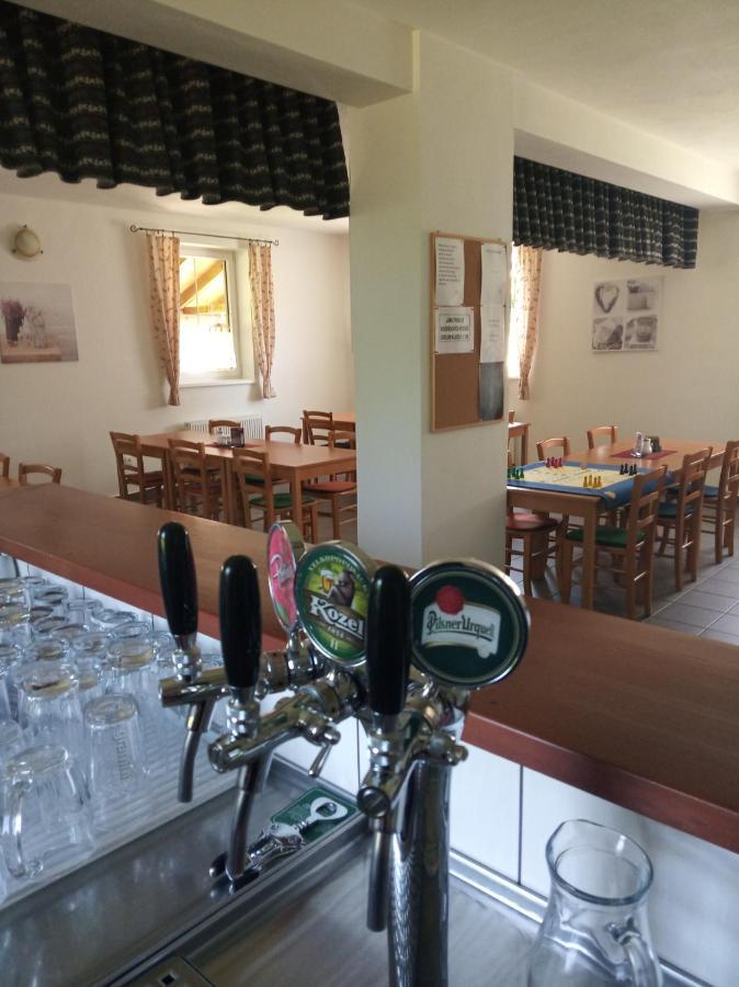 Penzion Na Podlesi Ve Zlate Korune Zlatá Koruna Dış mekan fotoğraf