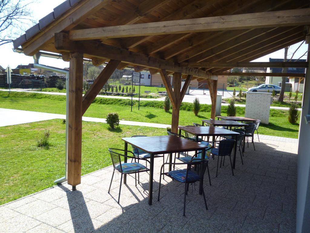 Penzion Na Podlesi Ve Zlate Korune Zlatá Koruna Dış mekan fotoğraf